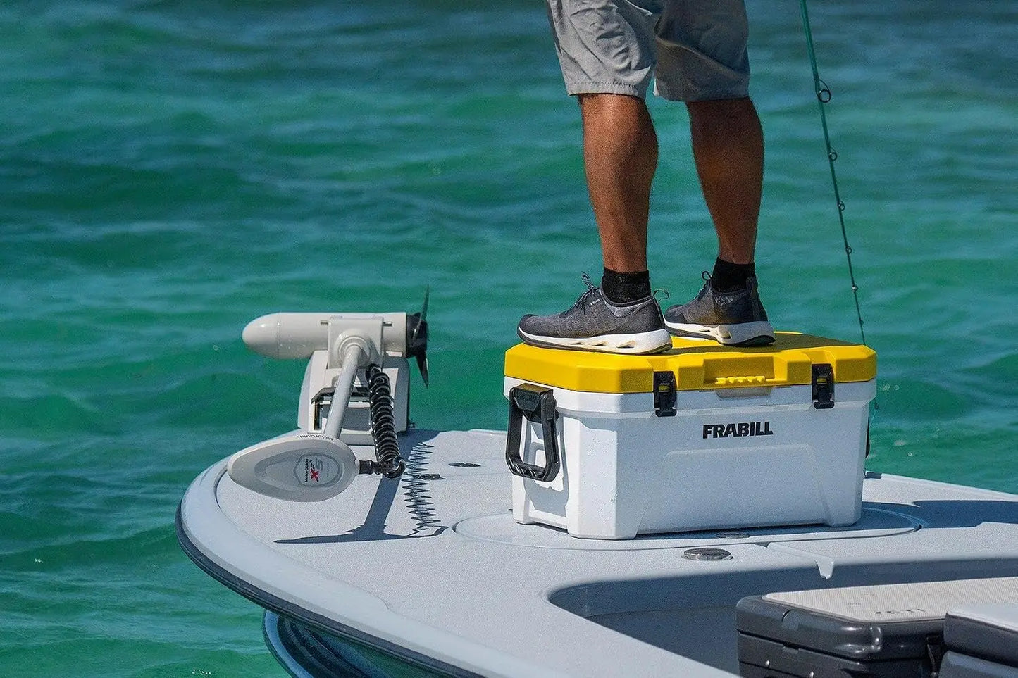 30 Quart Bait Cooler with Dual Aeration for Live Bait Storage, Insulated Cooler for Fishing Trips